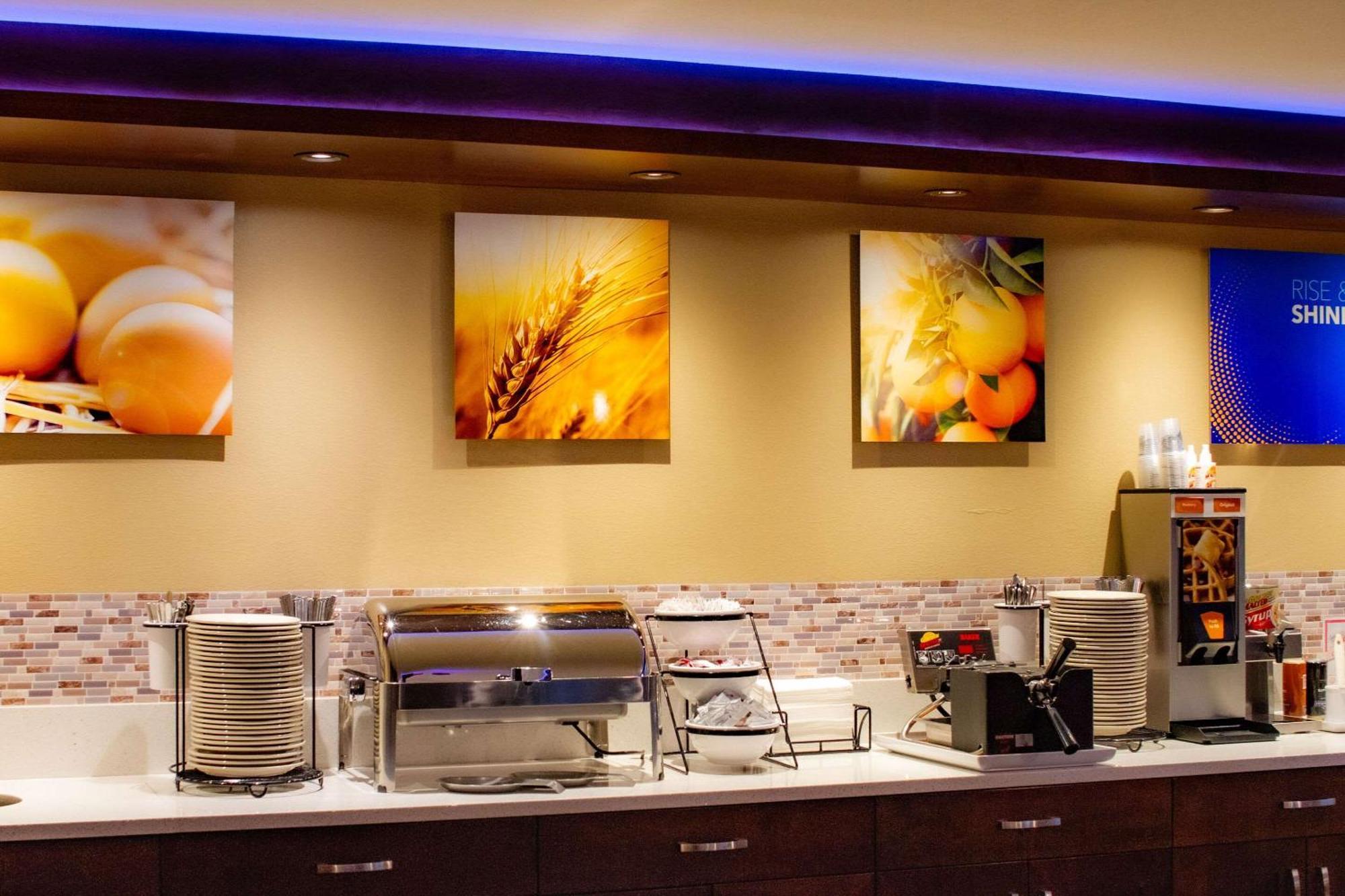 Comfort Inn & Suites Vancouver Downtown City Center מראה חיצוני תמונה